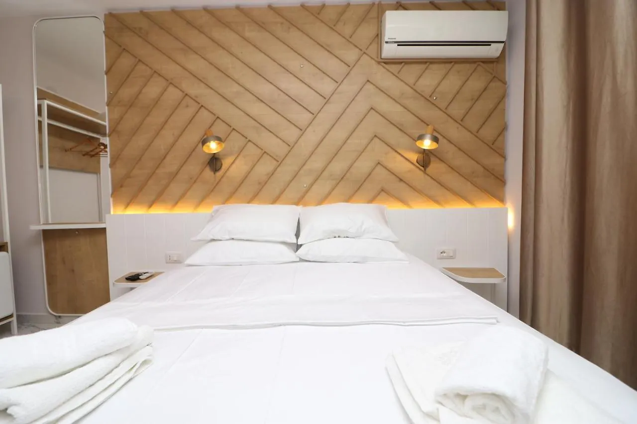 Hercules Room Himare