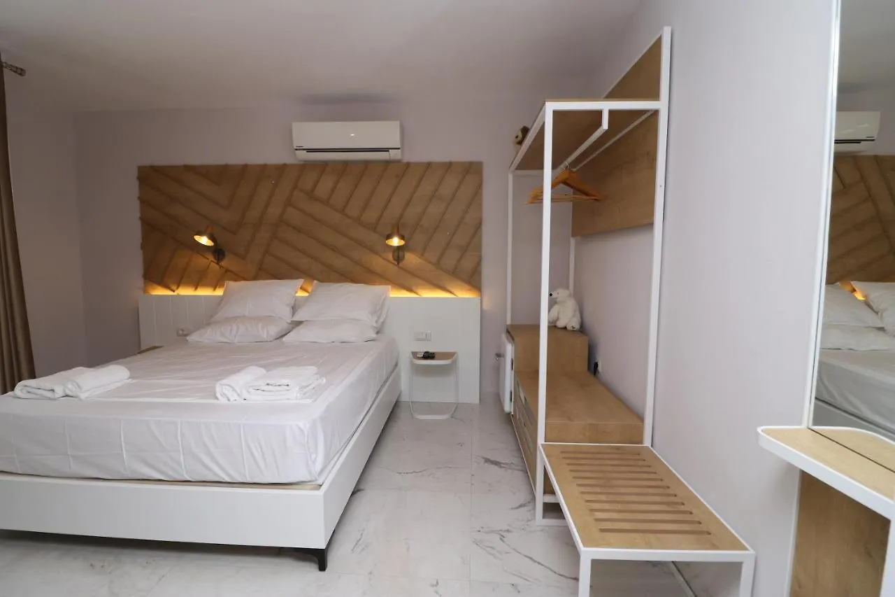 Hercules Room Himare 0*,  Albania