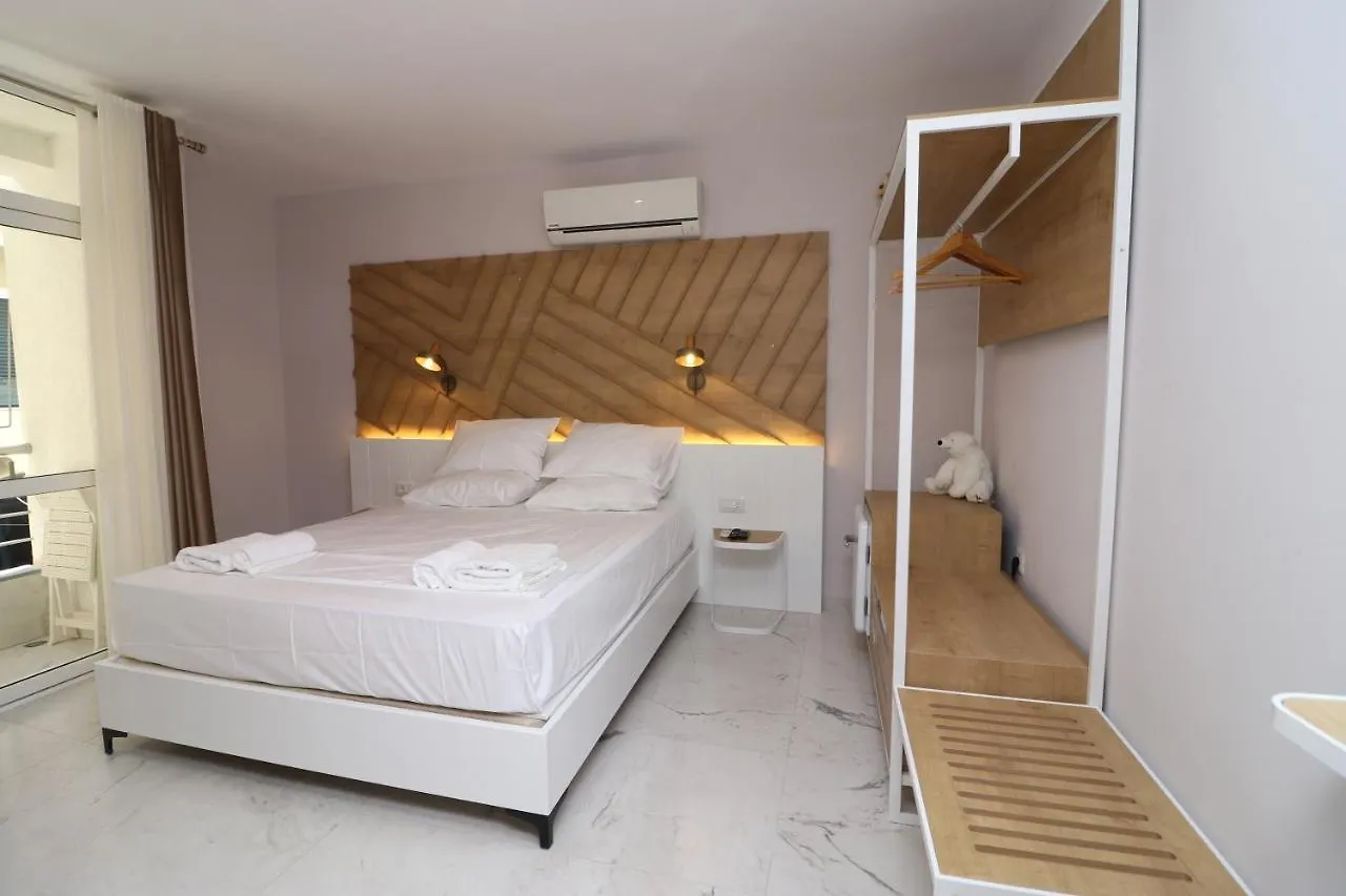 Hercules Room Himare 0*,  Albania