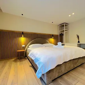 Center Hideaway , Tirana Albanie