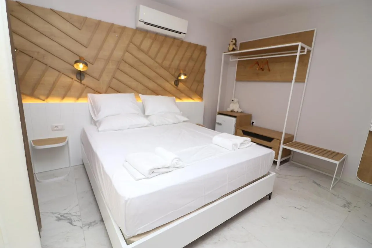 Hercules Room Himare