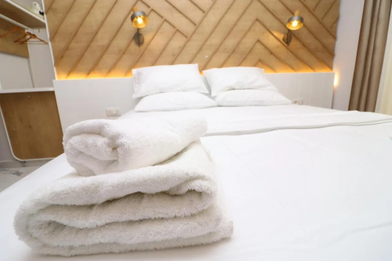 Hercules Room Himare Bed & Breakfast